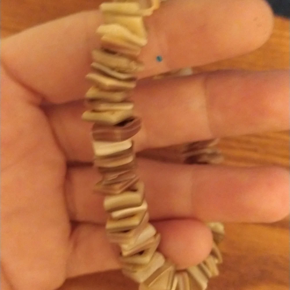 Shell bracelet - Picture 1 of 2